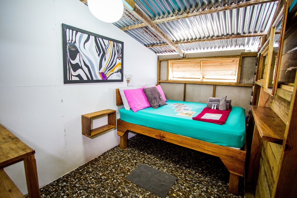 Basic Double Room, 1 Double Bed, Shared Bathroom, Sea View photo 1