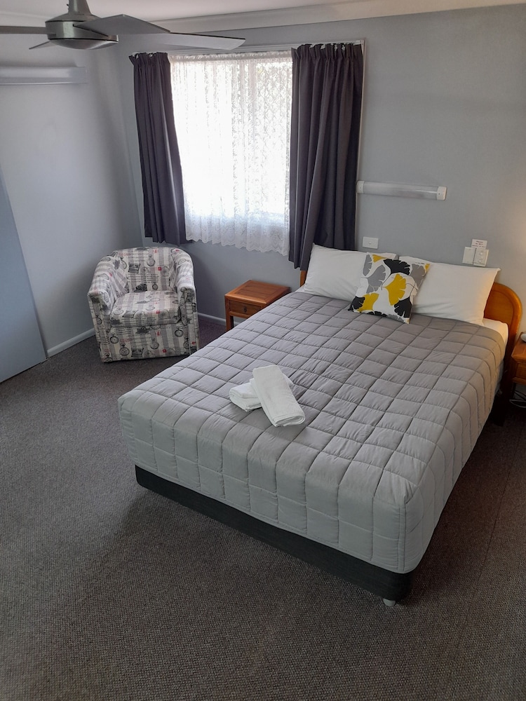 Business Room, 1 Queen Bed photo 2