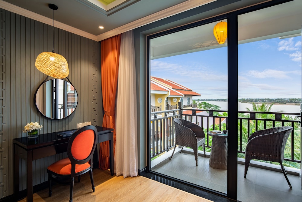 Deluxe Room, Pool View photo 3
