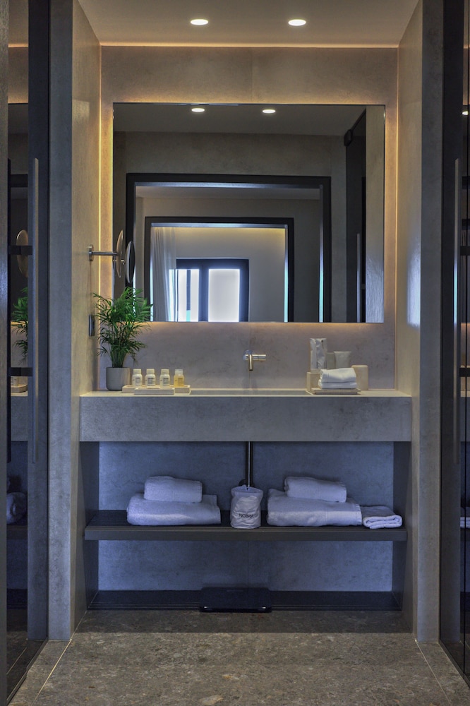 Superior Room, Sea View - Photo 7