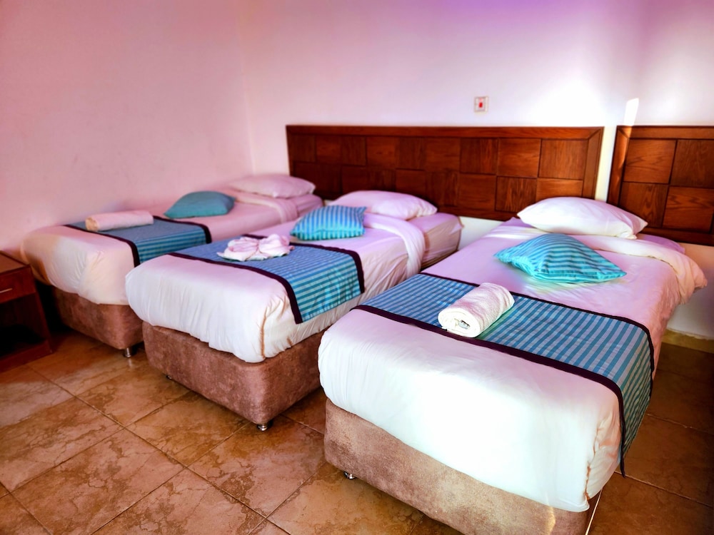 Deluxe Triple Room, 1 Bedroom, Pool View, Poolside photo 1