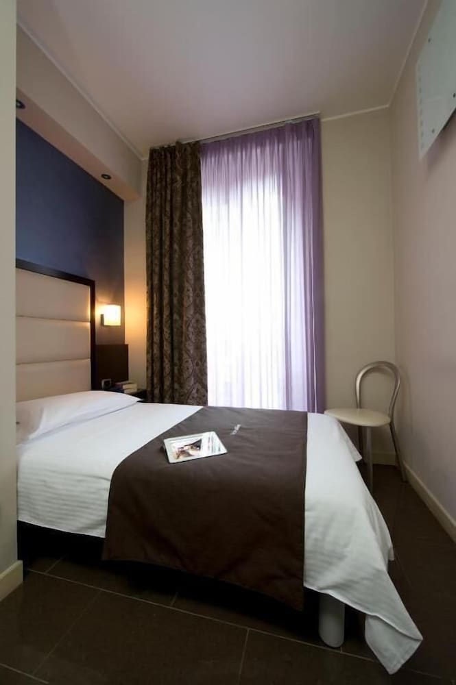 Economy Room, 1 Large Twin Bed