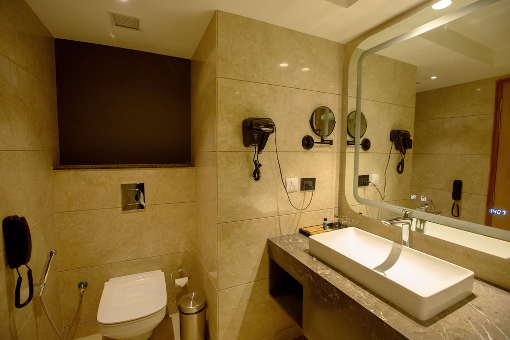 Club Double or Twin Room, City View photo 2