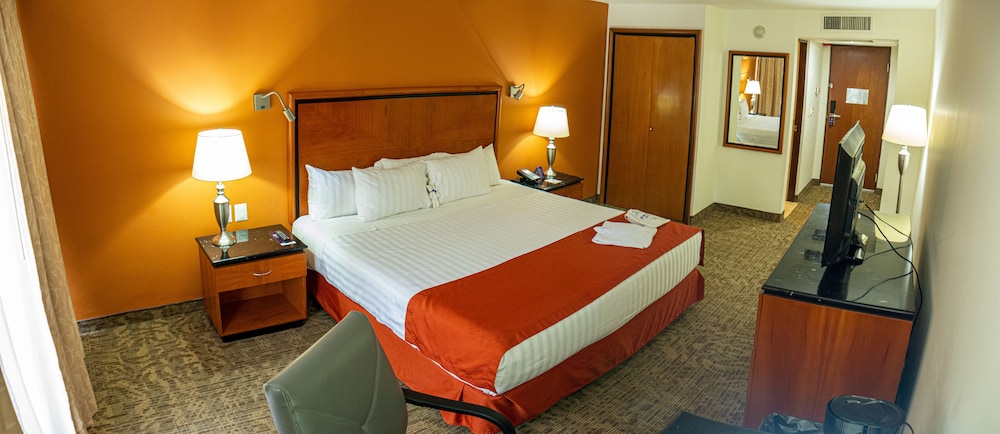Standard Room, 1 King Bed - Photo 3
