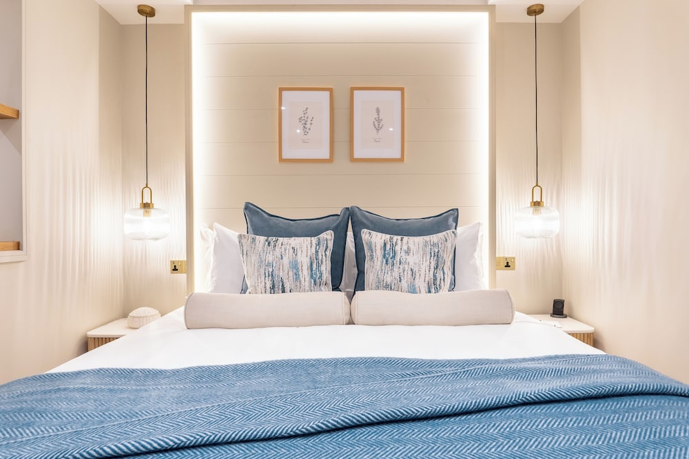 Thyme Suite