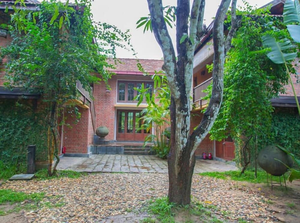 Paw Oo Villa photo 2