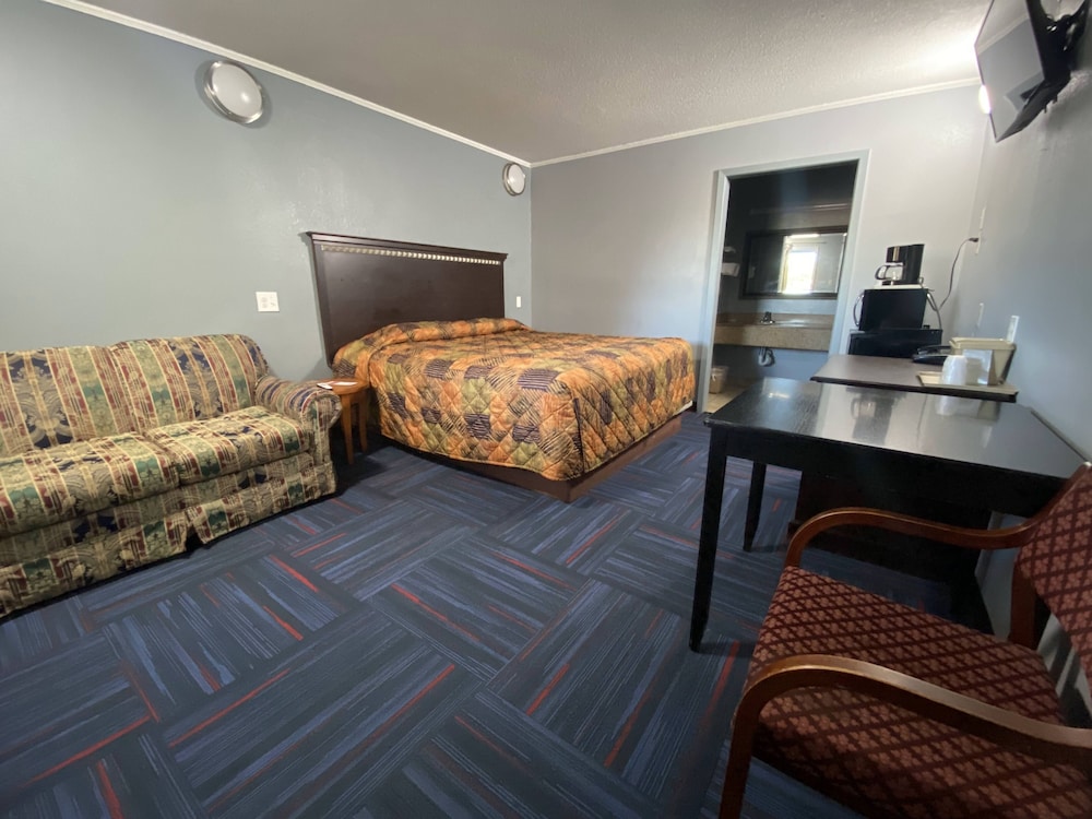 Room, 1 King Bed, Smoking