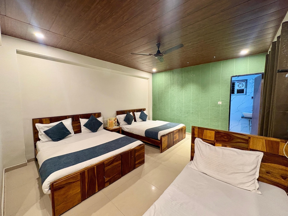 Deluxe AC Room
