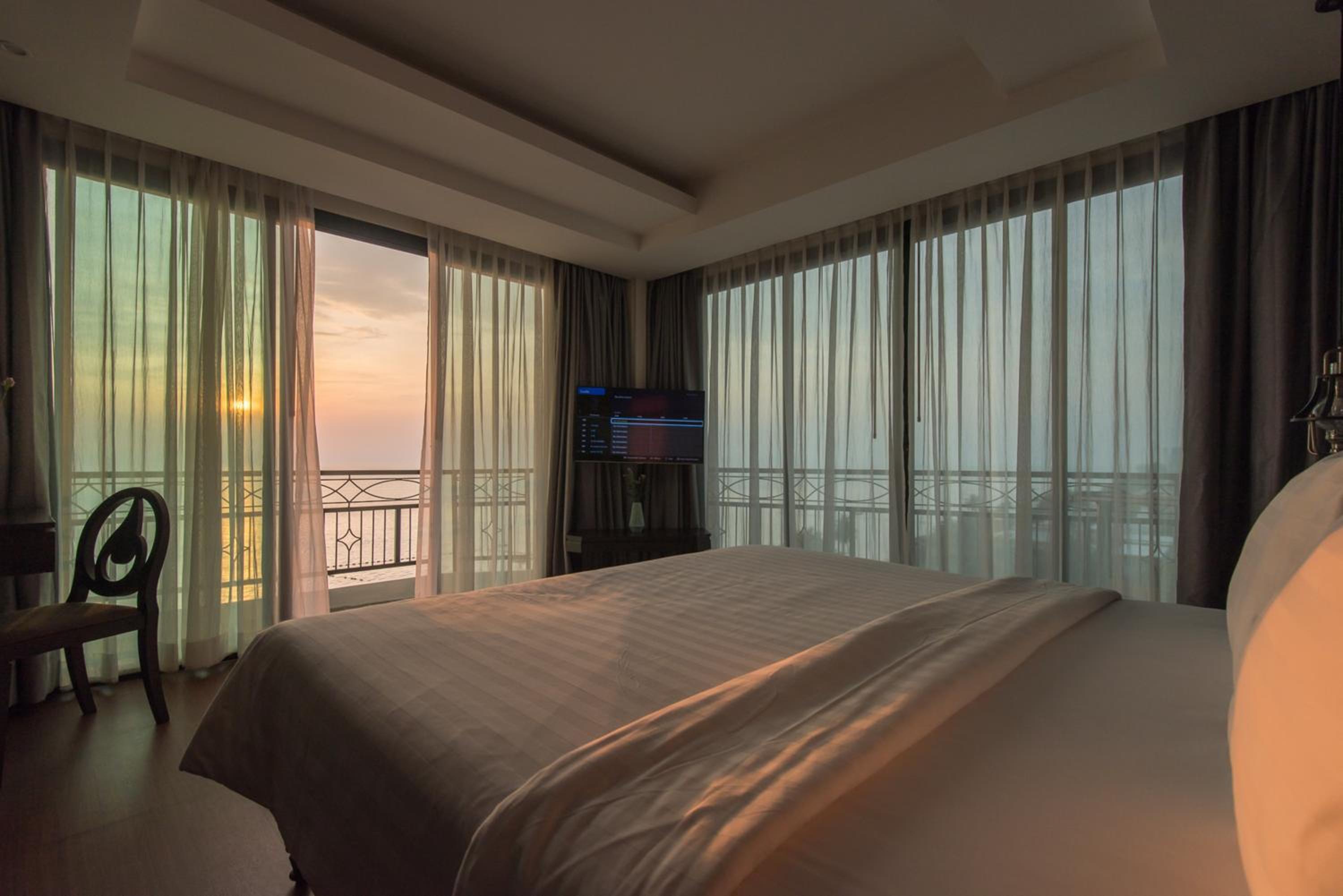 Deluxe Corner Seaview photo 1