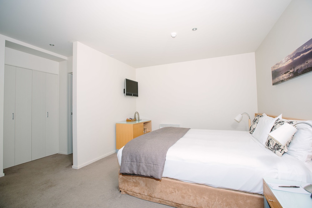 Guest Room - Photo 5