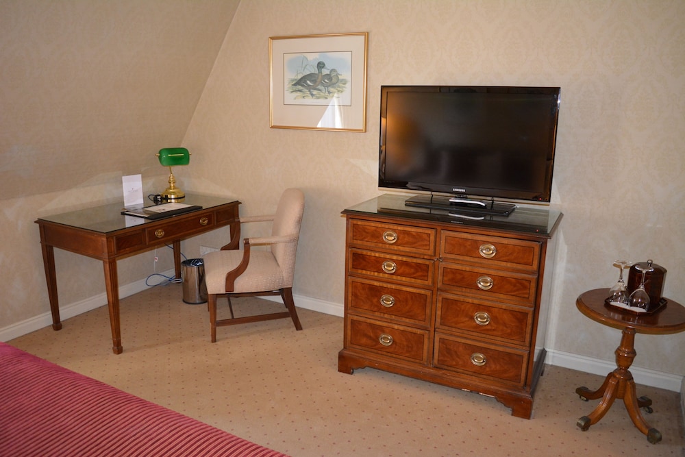 Superior City King Room - Staycation photo 2