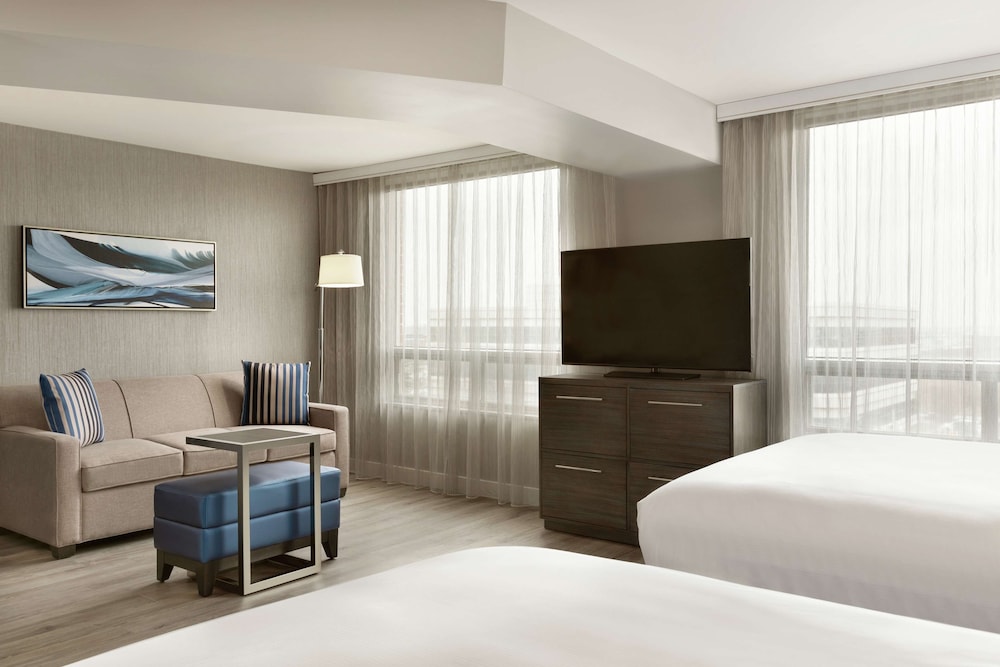 Suite, 2 Queen Beds - Photo 2