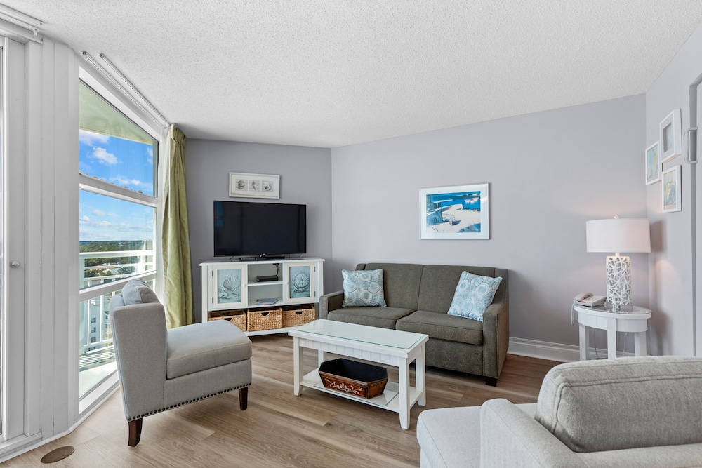 Standard Condo, 1 Bedroom, Partial Ocean View photo 1