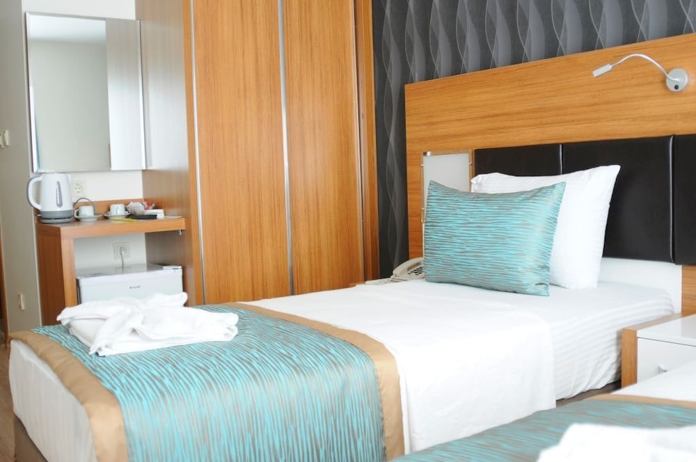 Standard Twin Room photo 2