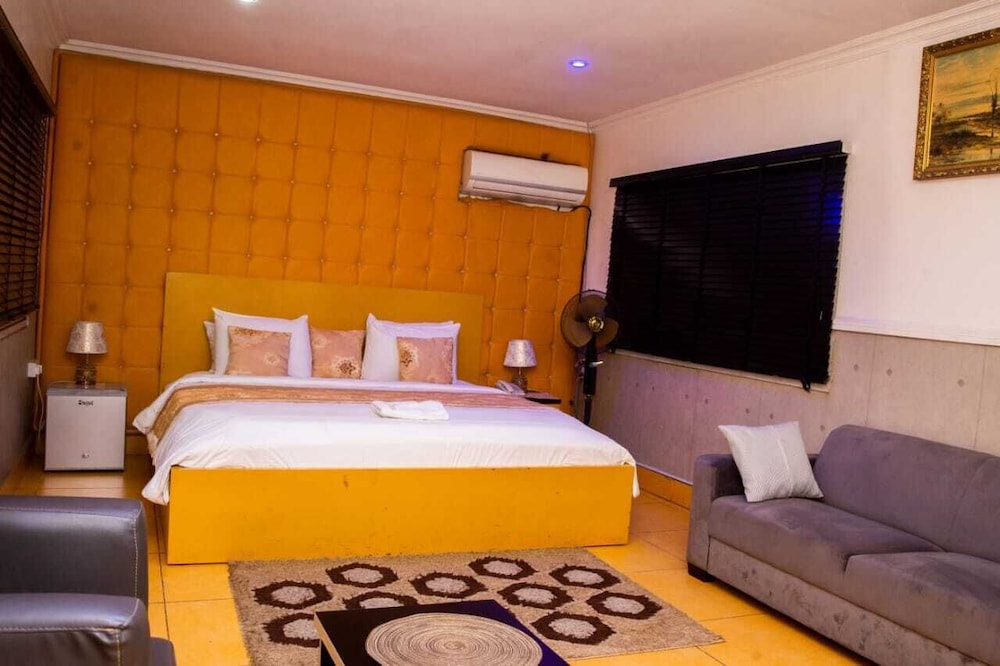 Executive Room - Photo 9