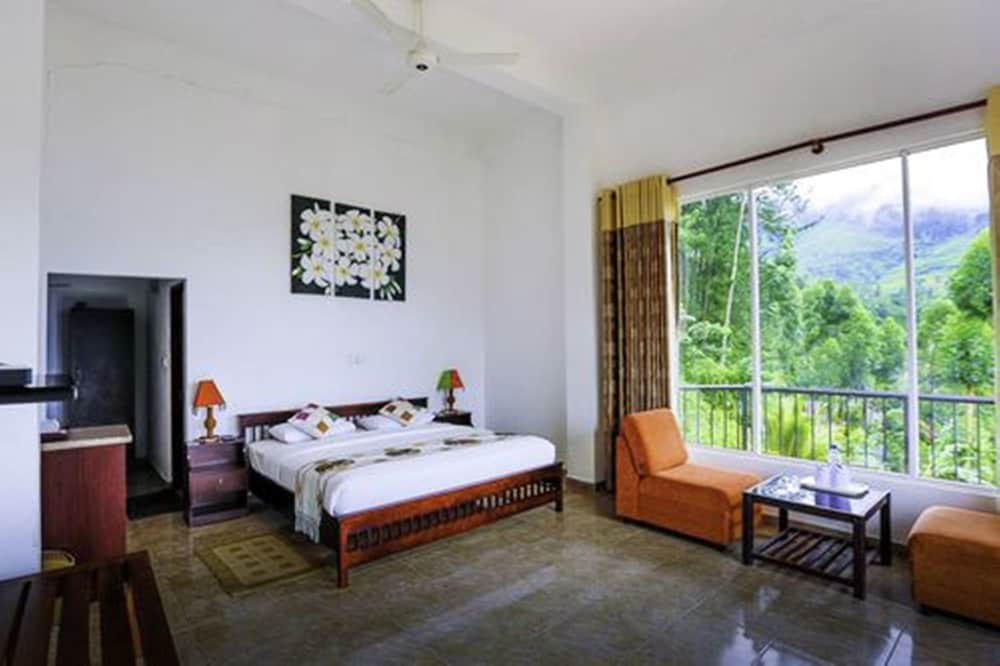 Superior Double Room, 1 Queen Bed, Mountain View photo 3