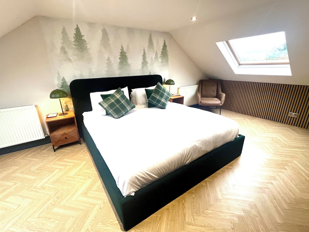 Superior Double Room, 1 King Bed, Mountain View, Executive Level