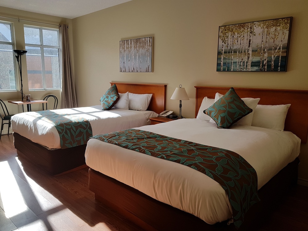 Economy Double Room Single Use, 2 Queen Beds, Accessible, Pool Access photo 2