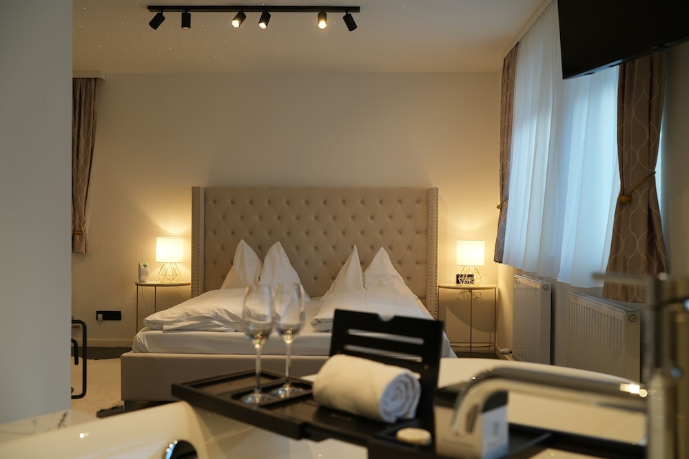 Deluxe Studio Suite, 1 King Bed