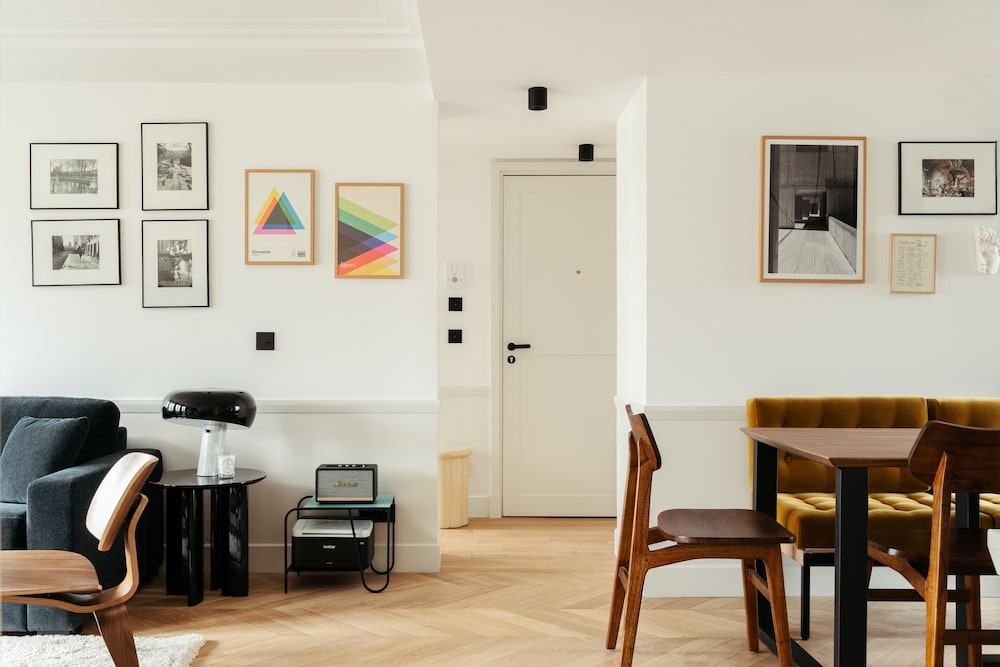 3-BR Prestige Apartment Terrace Eiffel Tower view photo 3