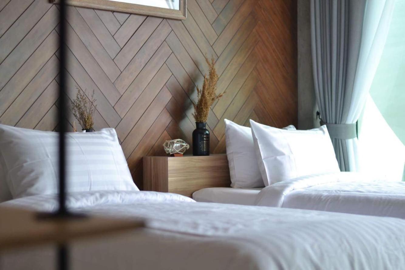 Deluxe Twin Room with Sea View photo 2