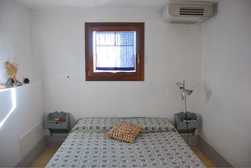 House, 2 Bedrooms, 2 Bathrooms