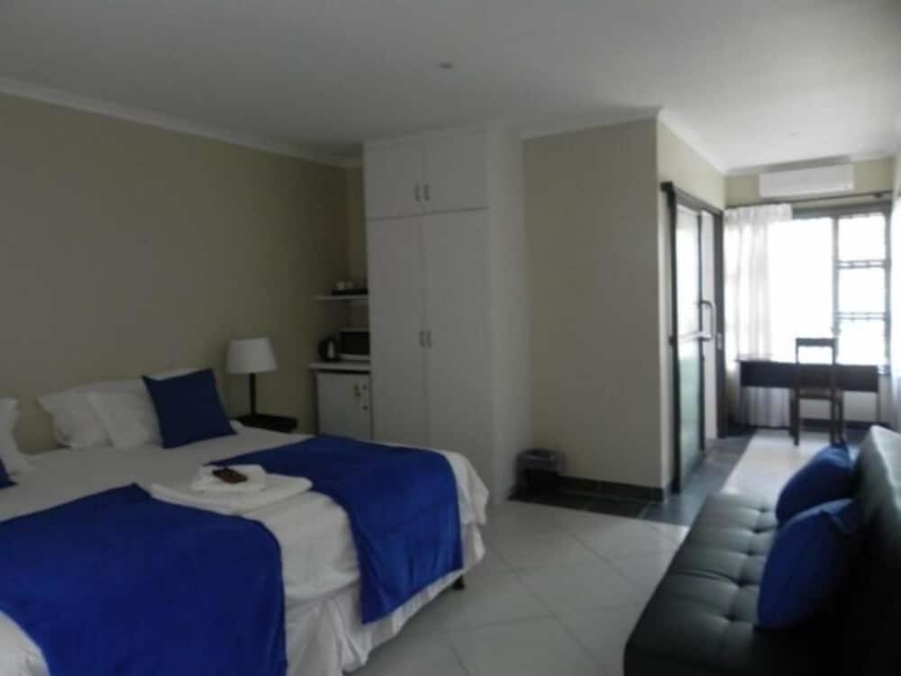 Standard Twin Room photo 1