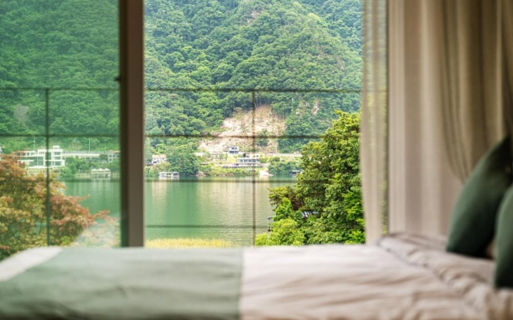 Room (Building D (individual swimming pool )