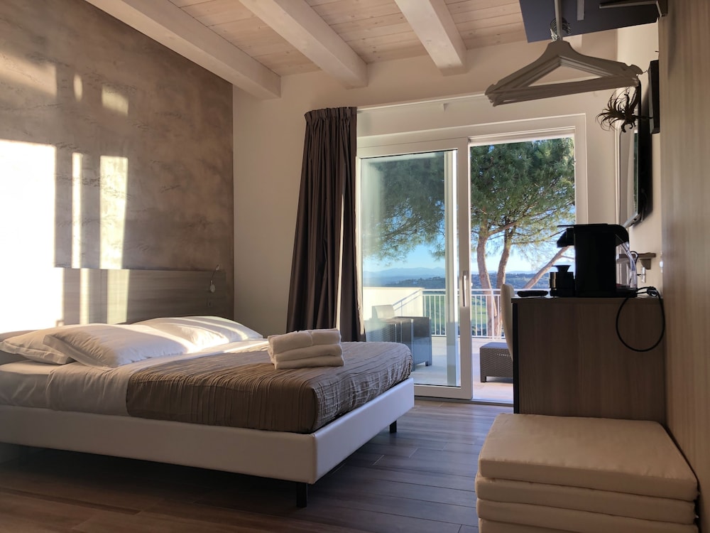 Family Triple Room, 1 Queen Bed, Balcony, Pool View photo 1