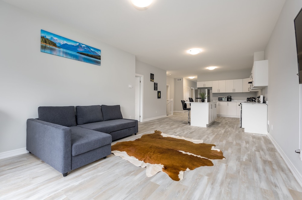 Luxury House photo 1