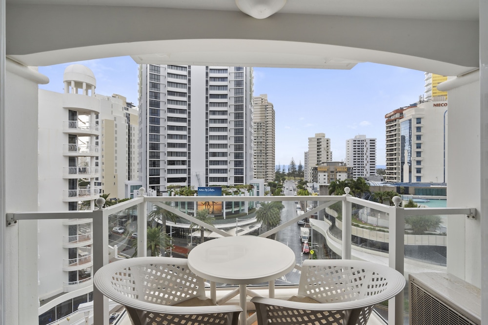 Apartment, 2 Bedrooms, City View photo 2