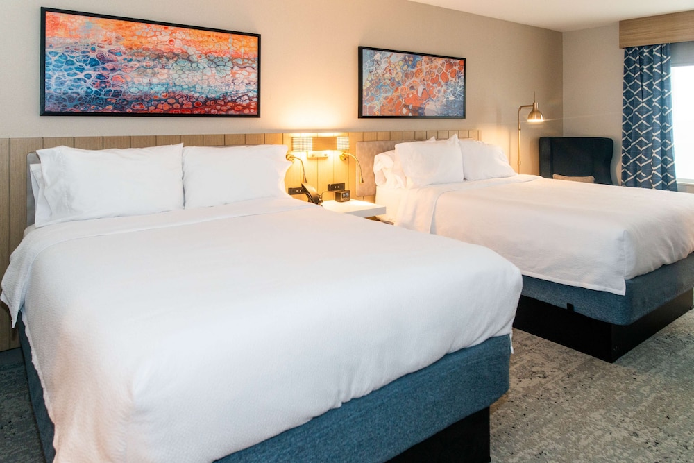 Room, 2 Queen Beds - Photo 4
