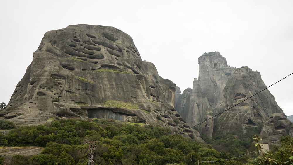 Family Room, Meteora View - Photo 9