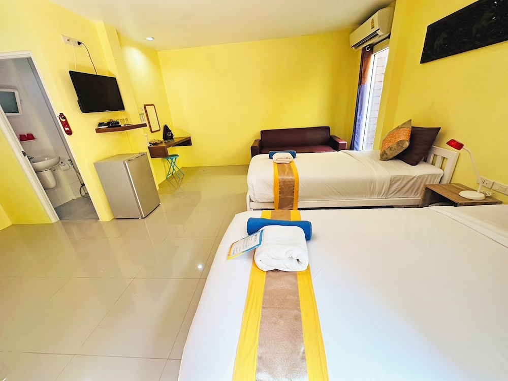 Standard Twin Room - Photo 5