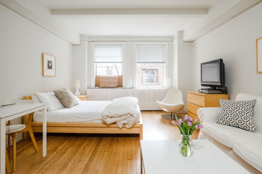 Studio, 1 Queen Bed photo 1