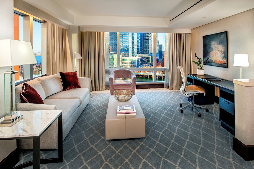 Junior Suite, 1 King Bed (Channel View) - Photo 1
