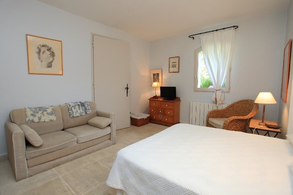 Villa photo 3