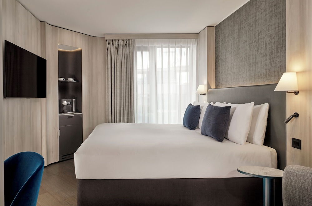 Suite, 1 Bedroom photo 2