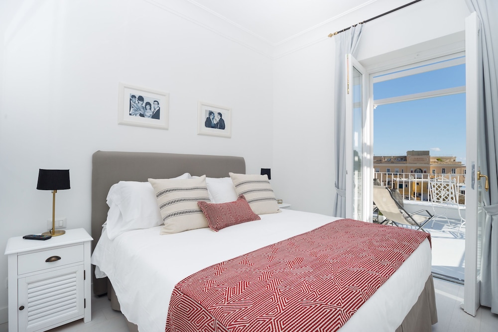 Suite, Sea View (Via le Botteghe 60) photo 1