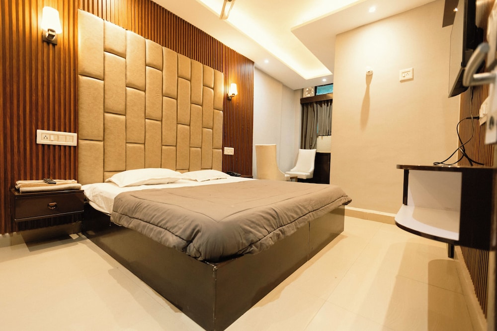 Luxury Suite