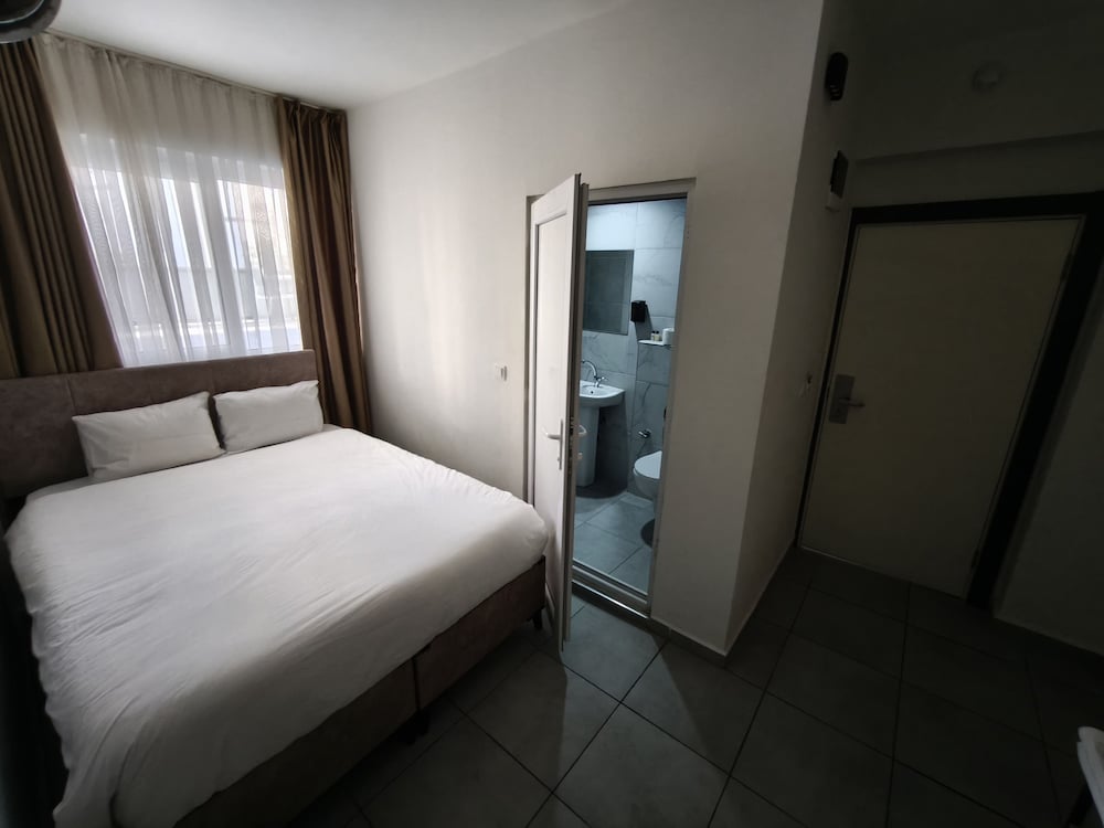 Economy Room - Photo 1