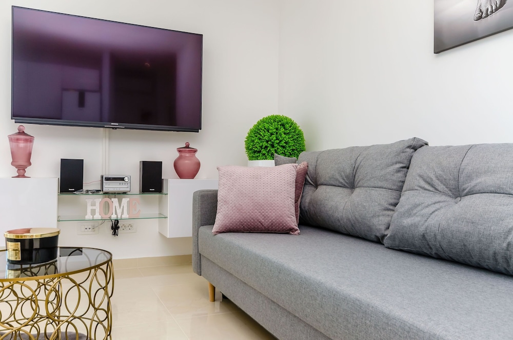 Apartment (A1) photo 2