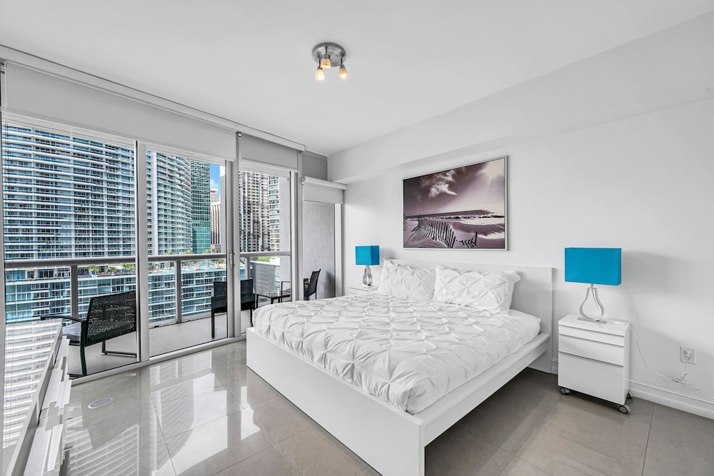 Premier Apartment photo 3