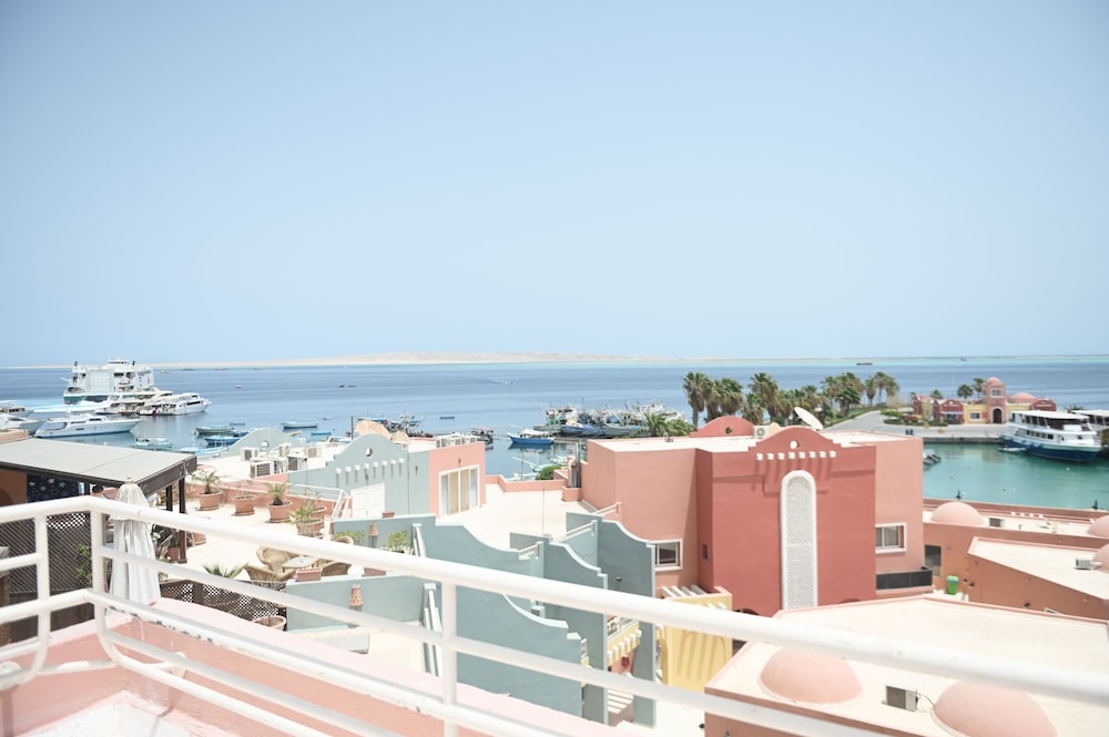 Deluxe Room, Patio, Sea View - Photo 4