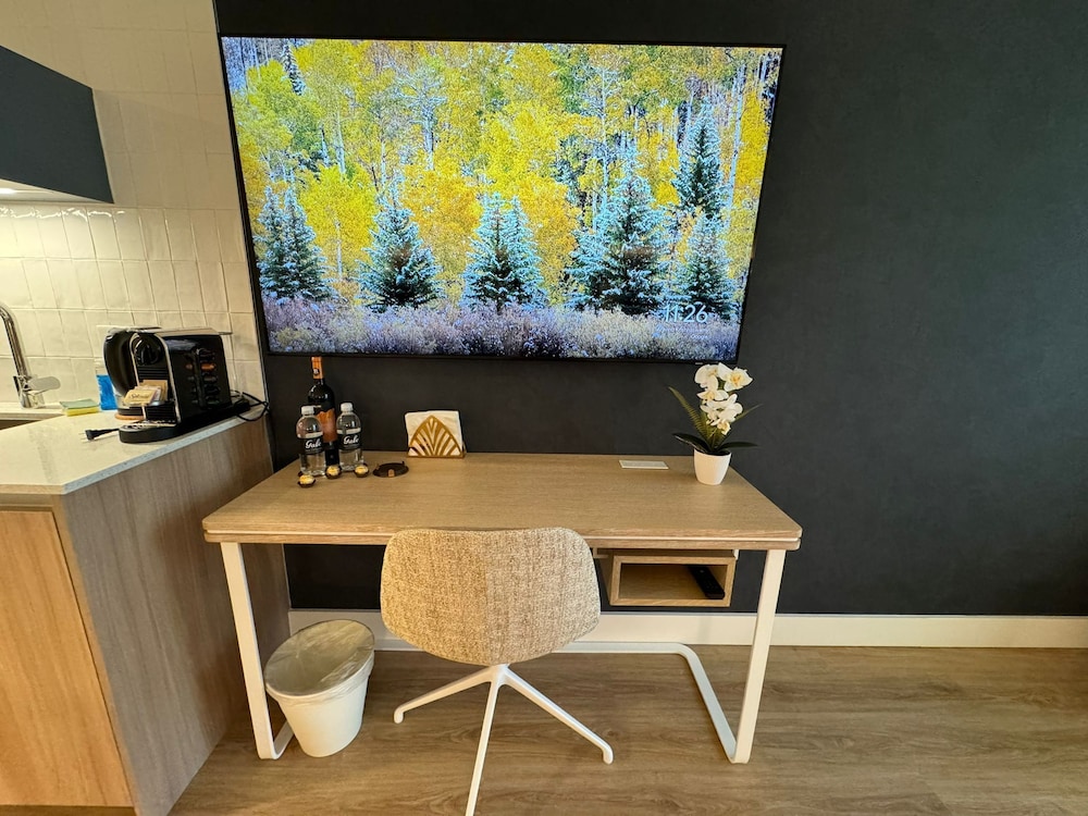 Luxury Studio Suite, City View photo 2