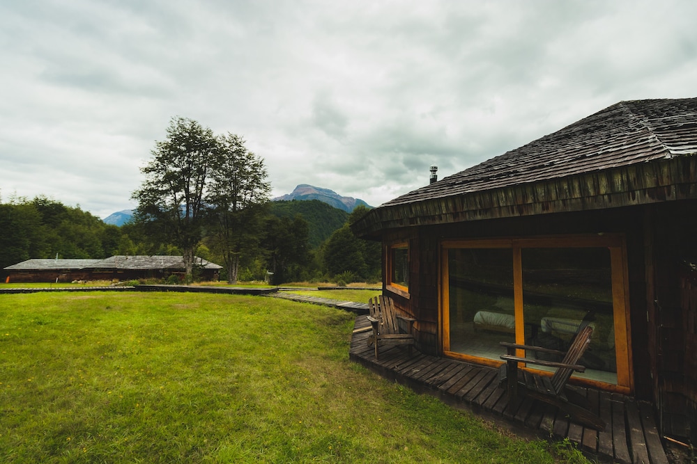 Junior Double Room, 1 Bedroom, Private Bathroom, Mountainside photo 2