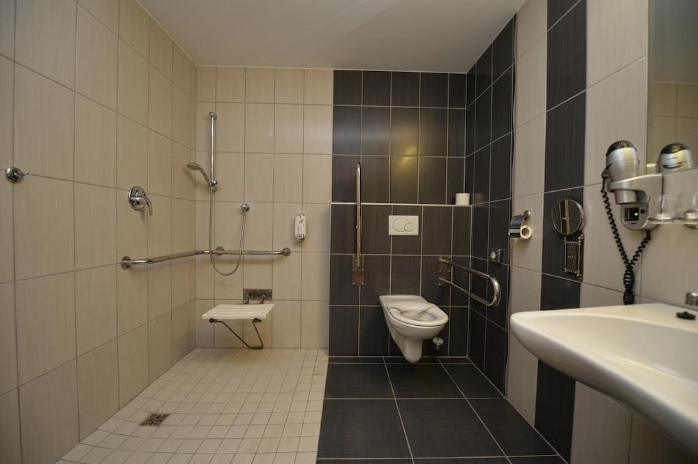 Single Room (barrier-free) photo 3