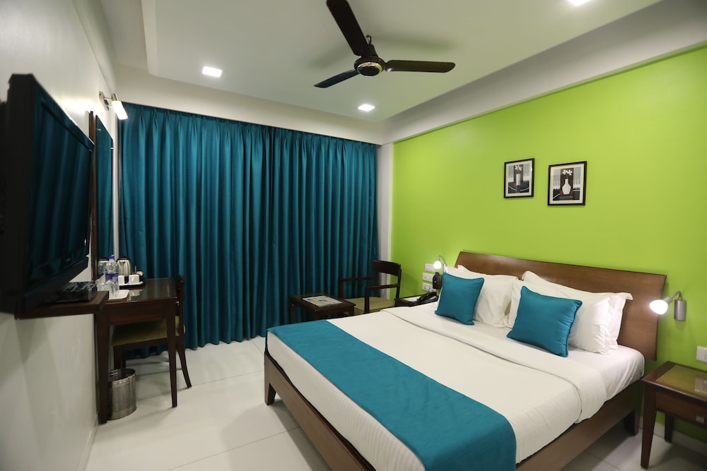 Executive Room - Photo 8