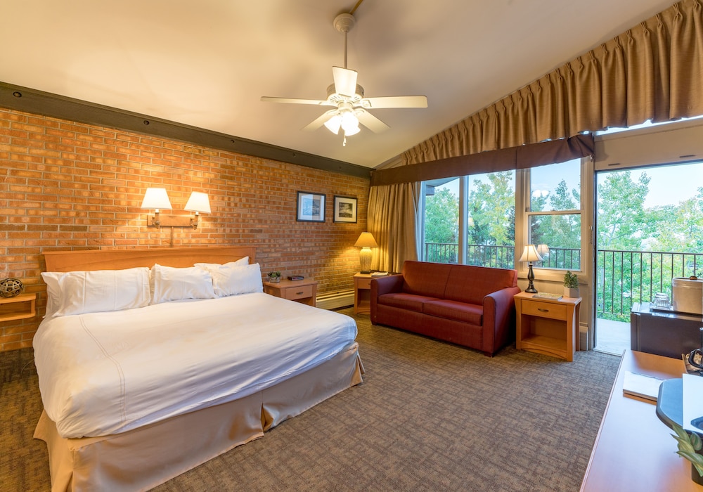 Deluxe Room, 1 King Bed - Photo 1