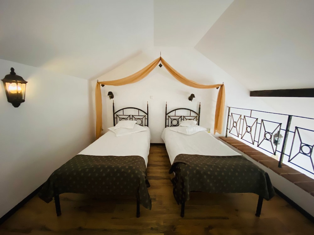 Basic Twin Room